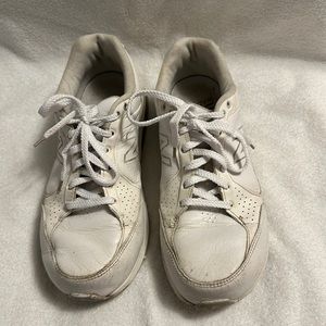 New Balance Size 7.5 4E White Walking Shoes